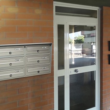 Poštanski ormarić SLIM box 4*4, v502*š1544,5*d269/300 mm, boja srebro, vodootporni